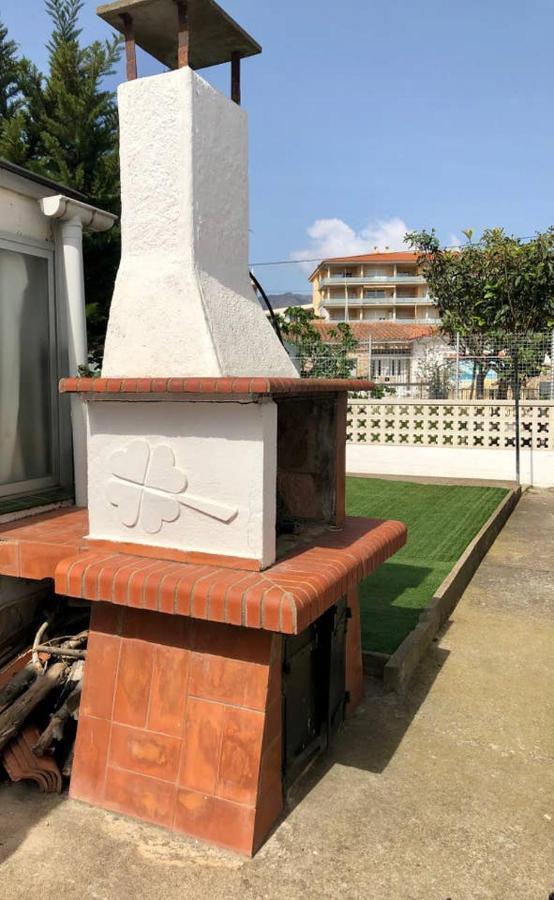 Magnifica Casa Con Jardin Y Barbacoa En Roses Villa Buitenkant foto